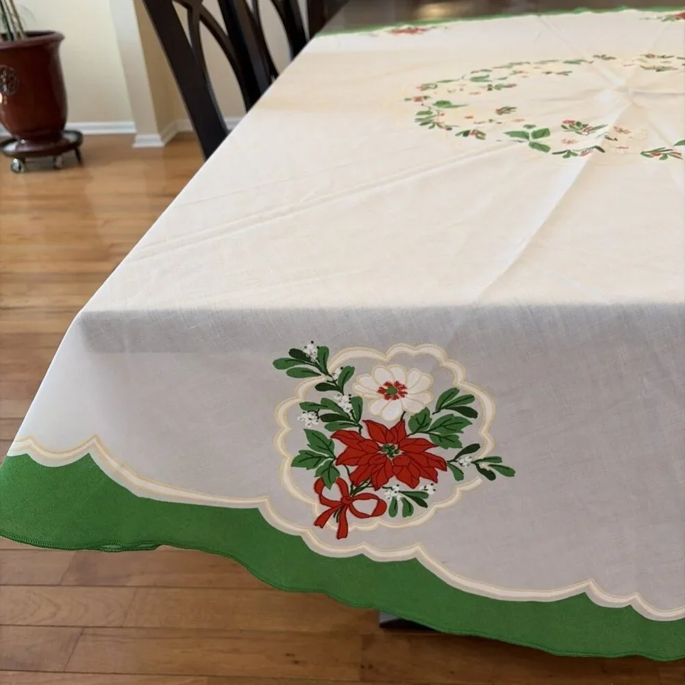 Vintage Christmas Floral Tablecloth 70